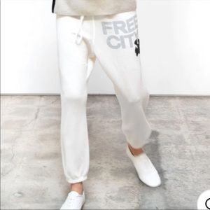 FREECITY white sweatpants - size xs